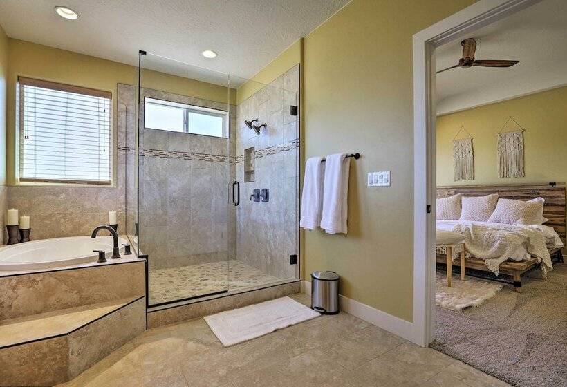 La Verkin Home W/ Hot Tub, Kayaks, & Bikes!