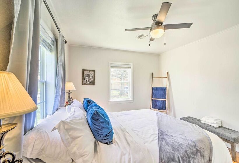 Lake Eufaula Retreat W/ Fire Pit, Near Main St!