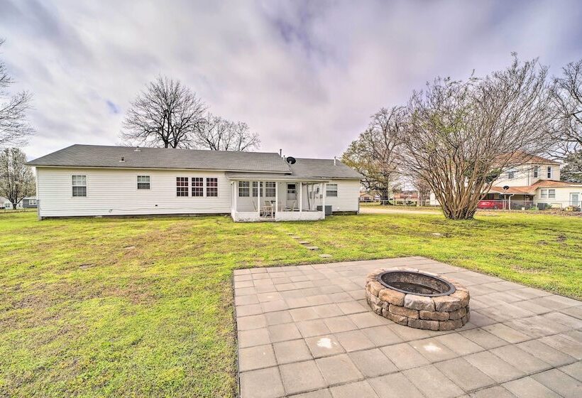 Lake Eufaula Retreat W/ Fire Pit, Near Main St!