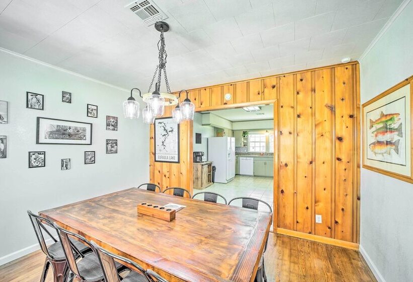 Lake Eufaula Retreat W/ Fire Pit, Near Main St!