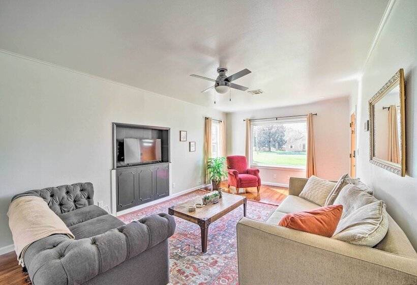 Lake Eufaula Retreat W/ Fire Pit, Near Main St!