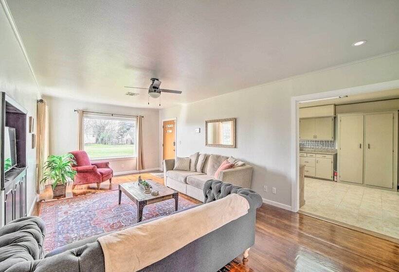 Lake Eufaula Retreat W/ Fire Pit, Near Main St!