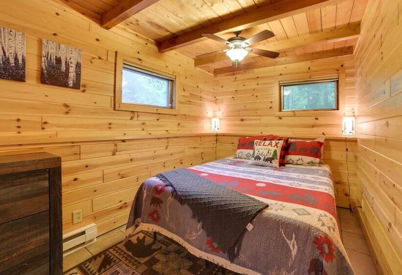 Michigan Cabin Hideaway W/ Lake & Trail Access!