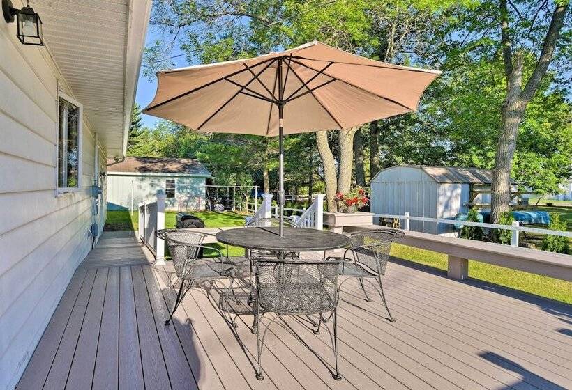 Lake Huron House W/ Grill + Beach Access!