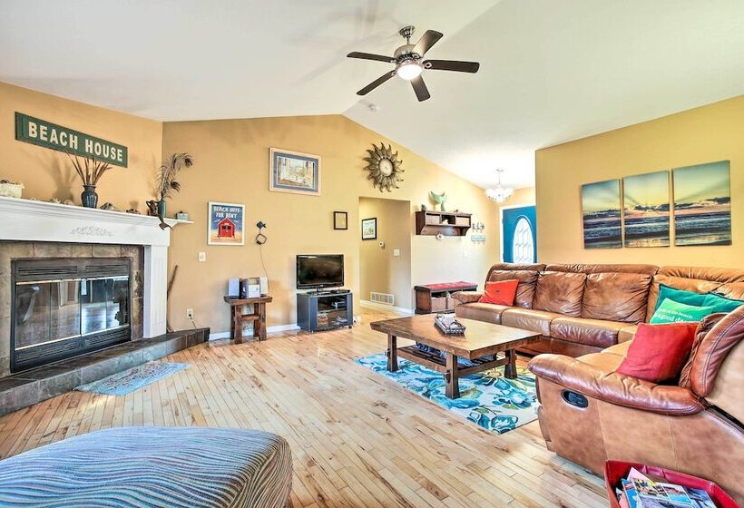 Lake Michigan Gem < Half Miles To Private Beach!