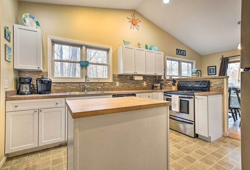 Lake Michigan Gem < Half Miles To Private Beach!