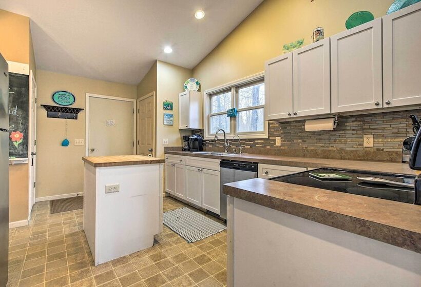 Lake Michigan Gem < Half Miles To Private Beach!