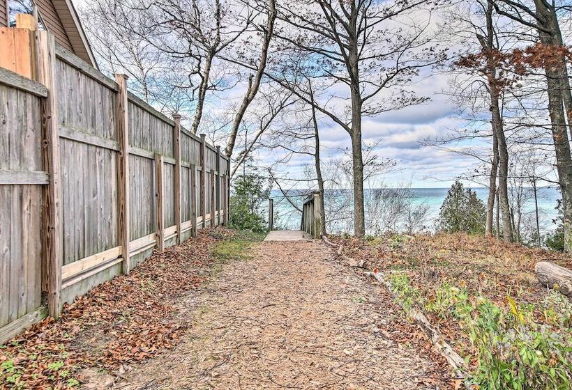 Lake Michigan Gem < Half Miles To Private Beach!