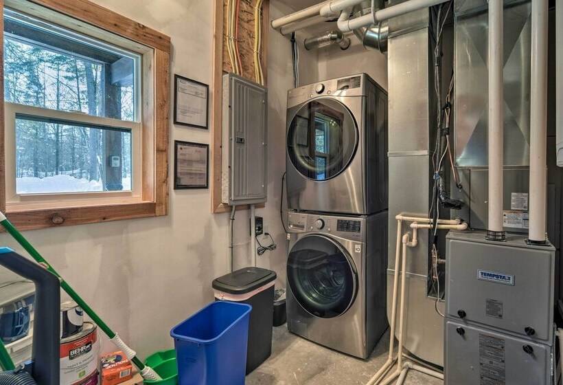 Lake Nelson Home W/ Dock & Fire Pit!