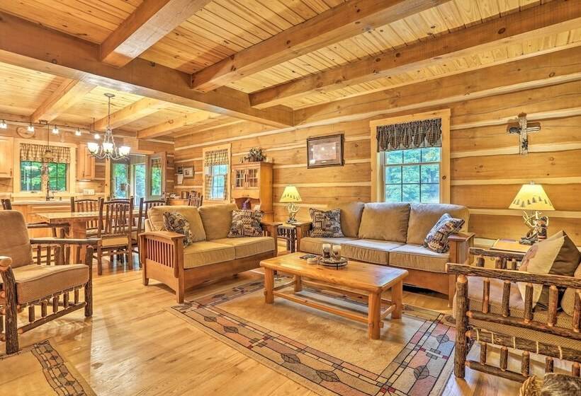 Lake Wallenpaupack Cabin W/ Shared Pool!