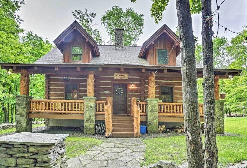 Lake Wallenpaupack Cabin W/ Shared Pool!