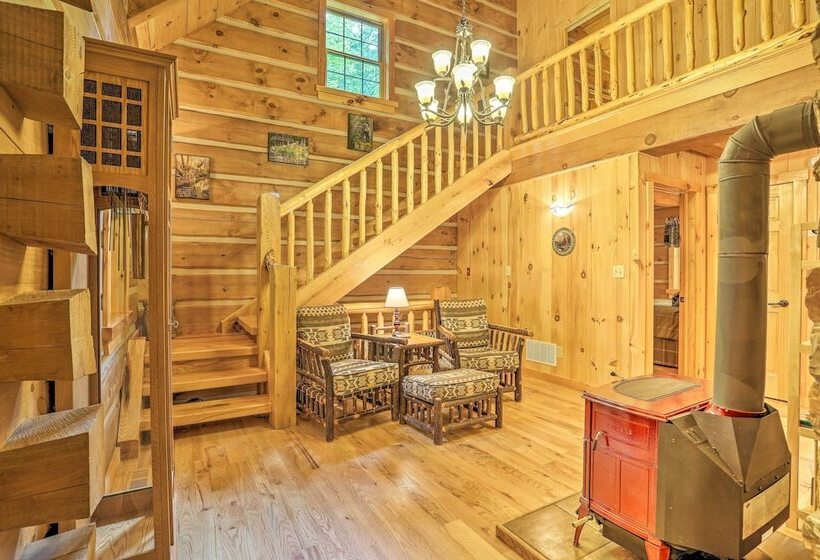 Lake Wallenpaupack Cabin W/ Shared Pool!