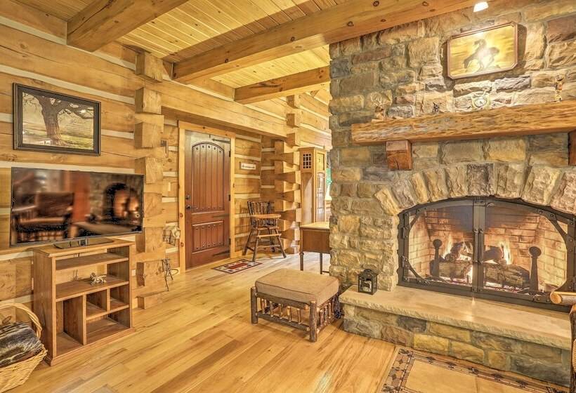 Lake Wallenpaupack Cabin W/ Shared Pool!