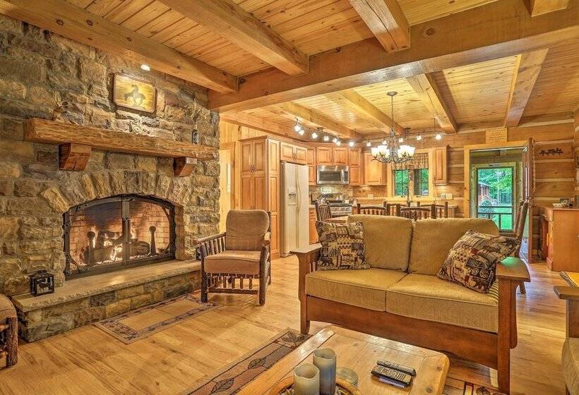 Lake Wallenpaupack Cabin W/ Shared Pool!