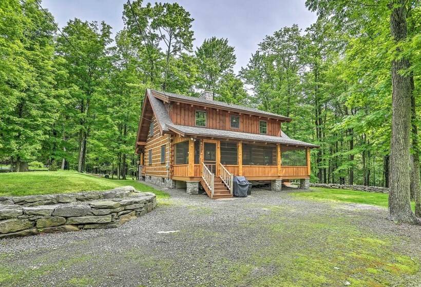 Lake Wallenpaupack Cabin W/ Shared Pool!