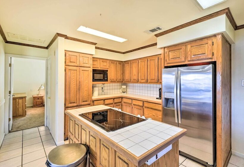 Private Beach & Dock: Home On Eagle Mountain Lake