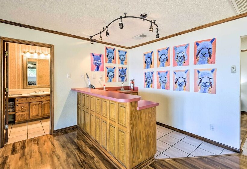 Private Beach & Dock: Home On Eagle Mountain Lake