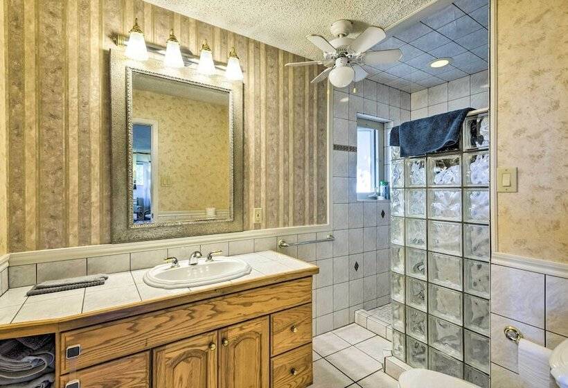 Private Beach & Dock: Home On Eagle Mountain Lake