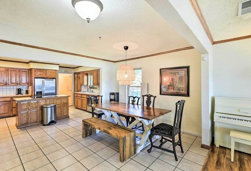 Private Beach & Dock: Home On Eagle Mountain Lake