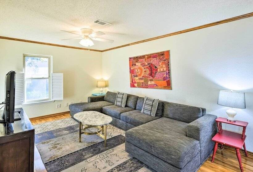 Private Beach & Dock: Home On Eagle Mountain Lake