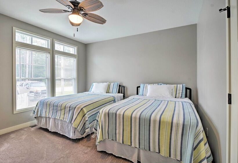 1/2 Mi To White Pine Trail: Lakefront Home W/ Dock