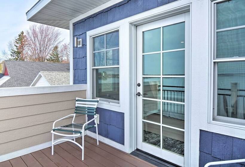 1/2 Mi To White Pine Trail: Lakefront Home W/ Dock