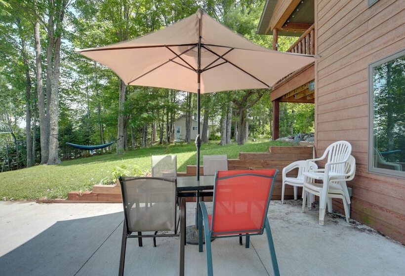 Lakefront Cottage In Iron River: 3 Mi To Skiing!