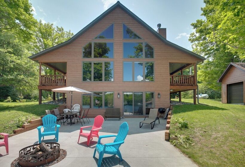 Lakefront Cottage In Iron River: 3 Mi To Skiing!