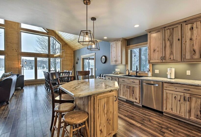 Lakefront Cottage In Iron River: 3 Mi To Skiing!