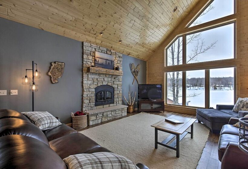 Lakefront Cottage In Iron River: 3 Mi To Skiing!