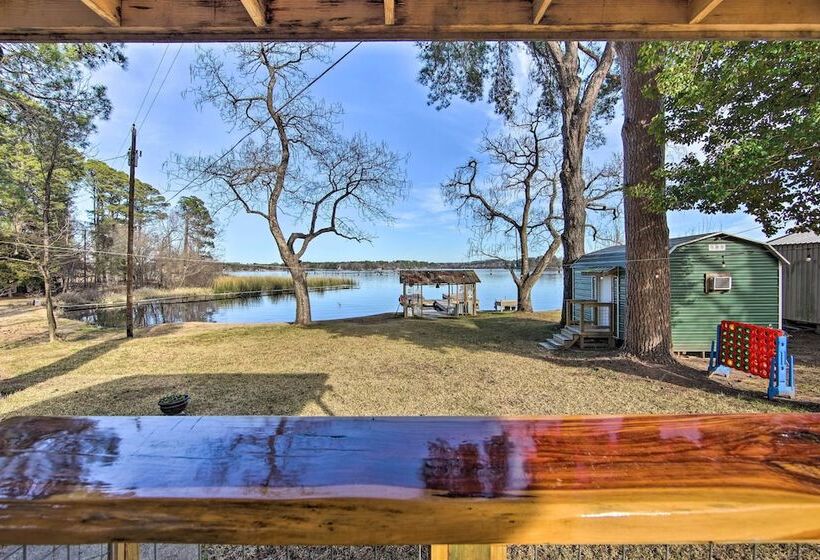 Lakefront Daingerfield Retreat W/ Shared Dock!