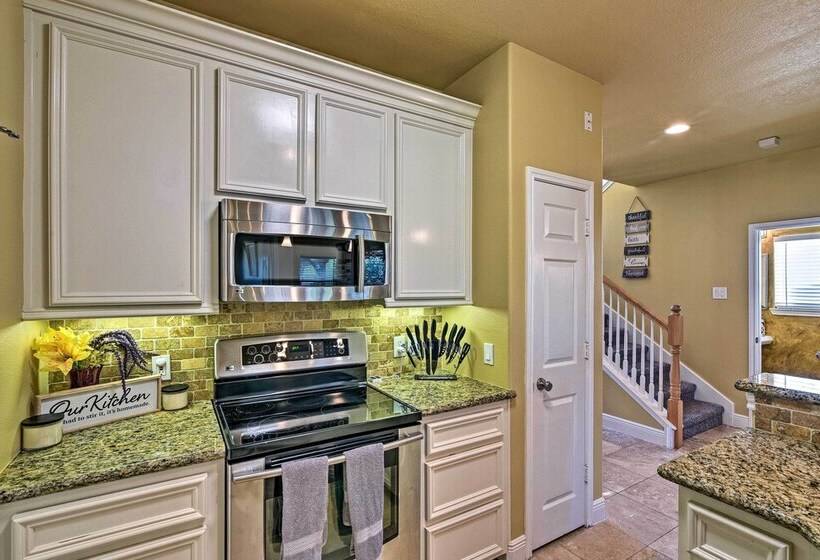 Walk To Ocean: Lakefront Dickinson Stucco House!