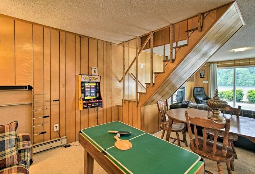 Lakefront Hiwassee Home W/ Private Dock & Deck!