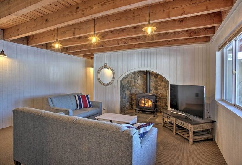 Lakefront Home W/ Boat Dock In Coeur D Alene Area!