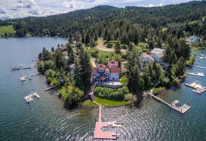Lakefront Home W/ Boat Dock In Coeur D Alene Area!