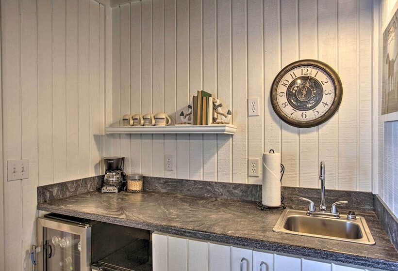 Lakefront Home W/ Boat Dock In Coeur D Alene Area!