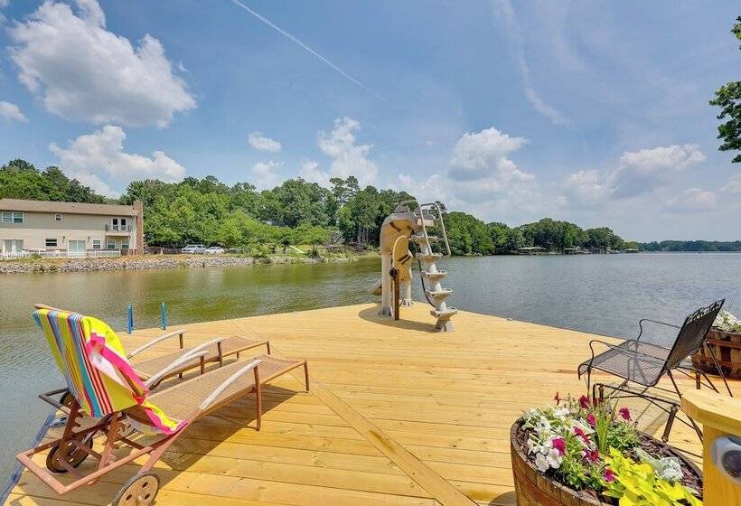 Lakefront Home W/ Deck In Hot Springs!