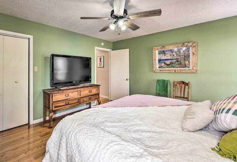 Lakefront Home W/ Deck In Hot Springs!