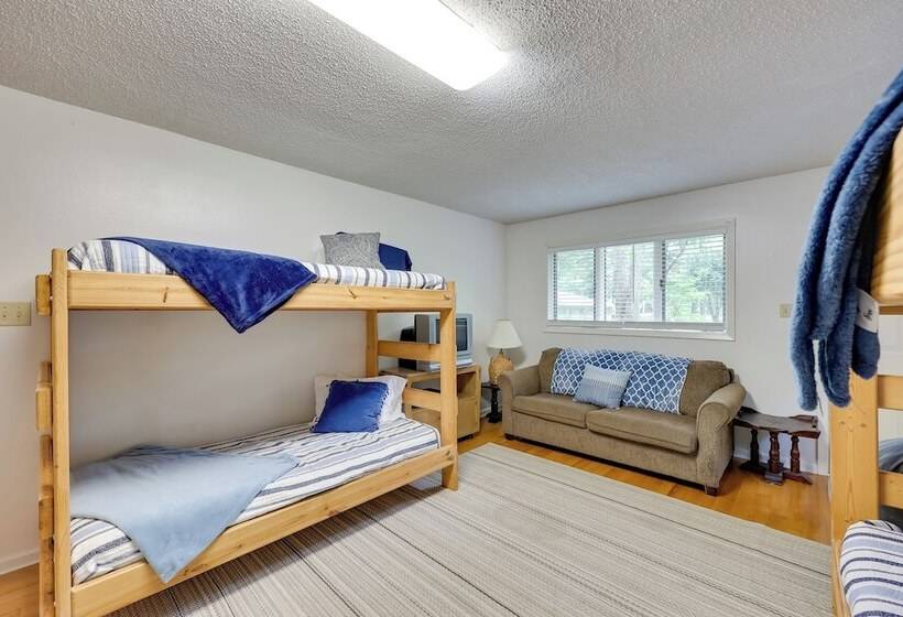 Lakefront Home W/ Deck In Hot Springs!