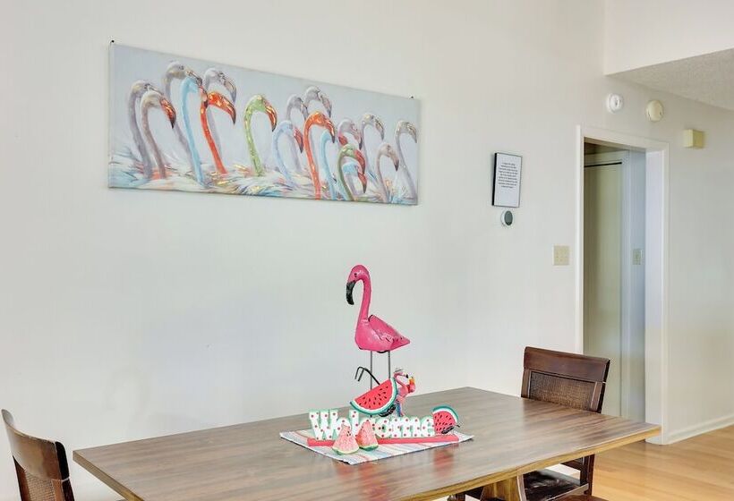 Lakefront Home W/ Deck In Hot Springs!