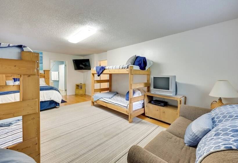 Lakefront Home W/ Deck In Hot Springs!