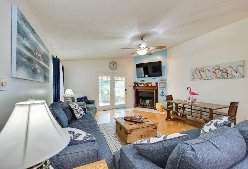 Lakefront Home W/ Deck In Hot Springs!