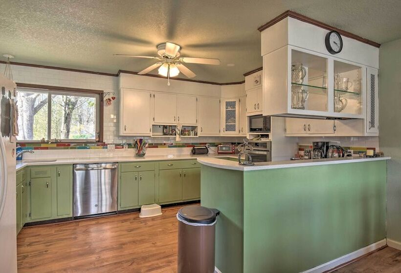 Updated Deck & Dock: Lakefront Home In Hot Springs