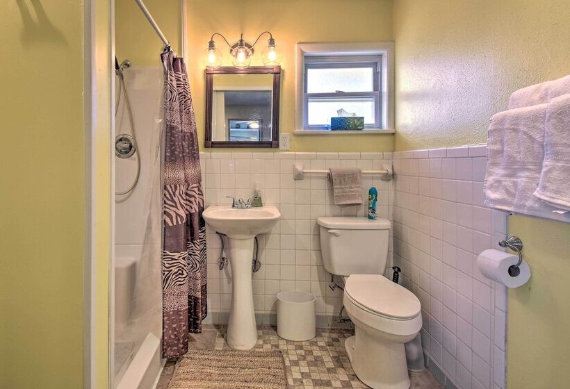 Updated Deck & Dock: Lakefront Home In Hot Springs