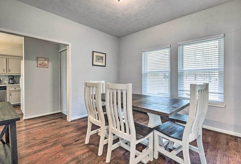 Waterfront Home W/ Boat Dock On Lake Conroe!