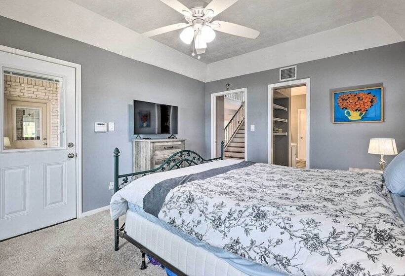 Waterfront Home W/ Boat Dock On Lake Conroe!