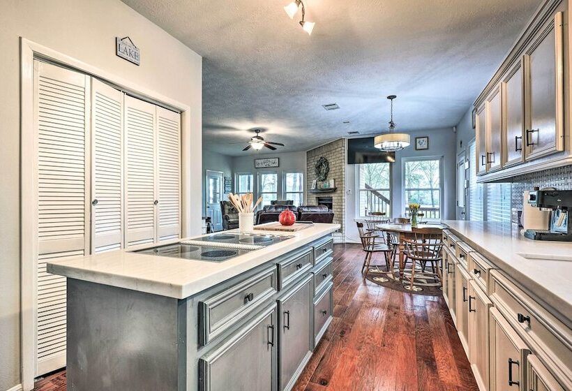 Waterfront Home W/ Boat Dock On Lake Conroe!