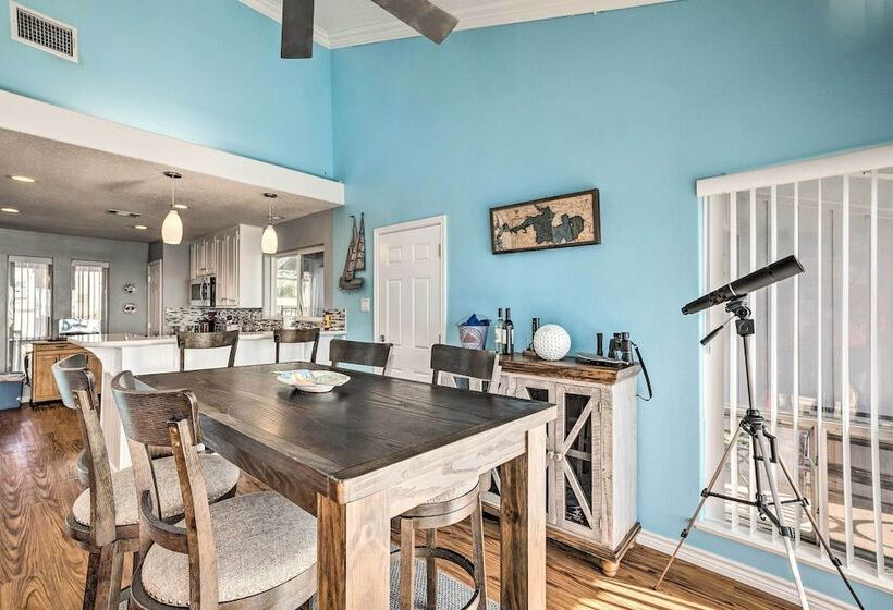 Lakefront Livingston Home W/ Grill & Views!