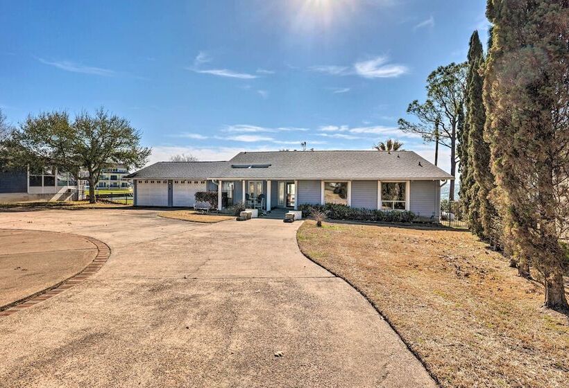 Lakefront Livingston Home W/ Grill & Views!