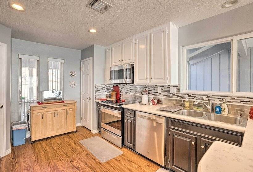 Lakefront Livingston Home W/ Grill & Views!